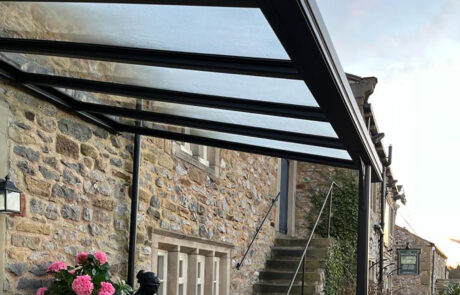 Milwood Group veranda features on the award-winning national television show, Emmerdale, installed by our very own award-winning Trade Partner, Alfresco Canopies