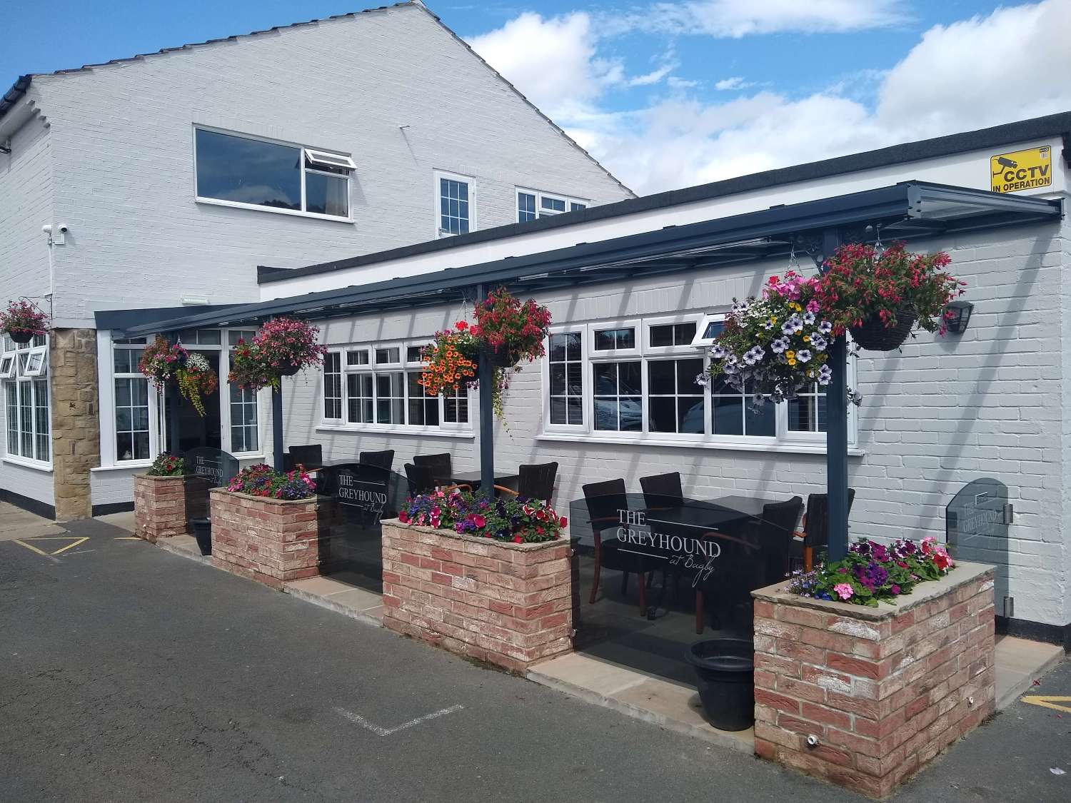 Simplicity-6-Commercial-Veranda-Anthracite-Grey-Cambridge-Canopies-North-Yorkshire-001