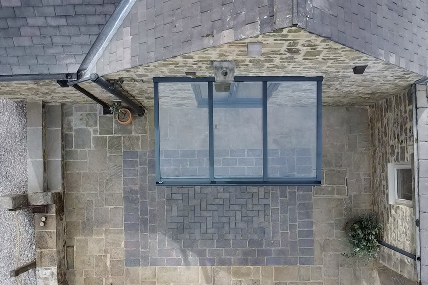 Simplicity-6-Contemporary-Gutter-Glass-Canopy-Anthracite-Grey-006